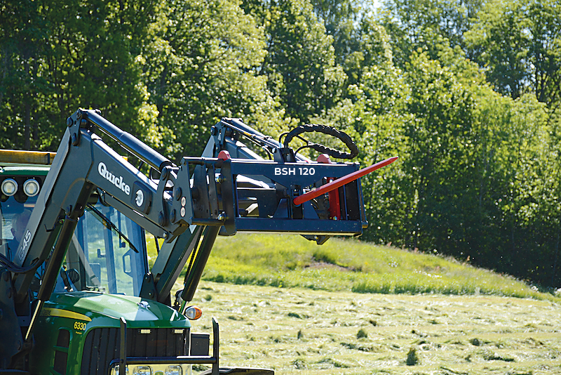 pic_BSH 120 Hydraulisk Rundballespyd__Bshx3 120 Action (1)